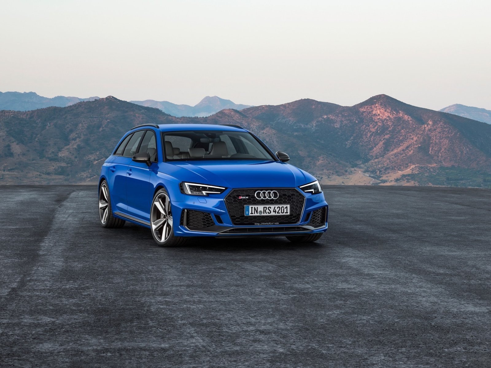 2018-audi-rs4-avant38.jpg