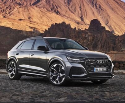 2022-audi-rsq8-manual.jpg